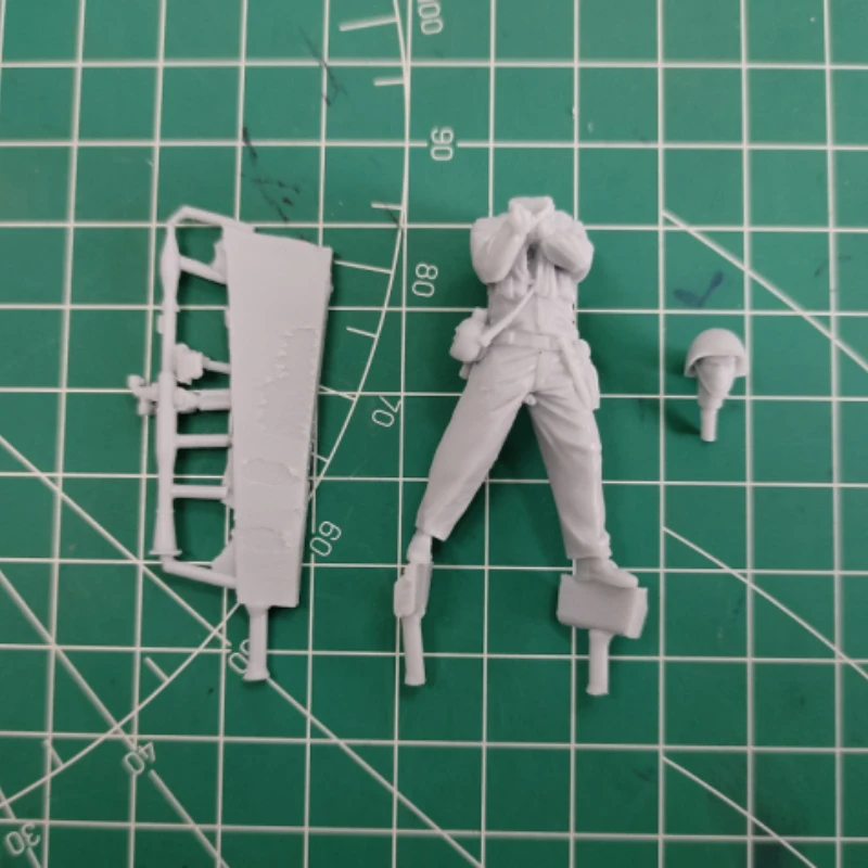 1/35 Scale Resin Figure Model  - Model Kit Rg review and price