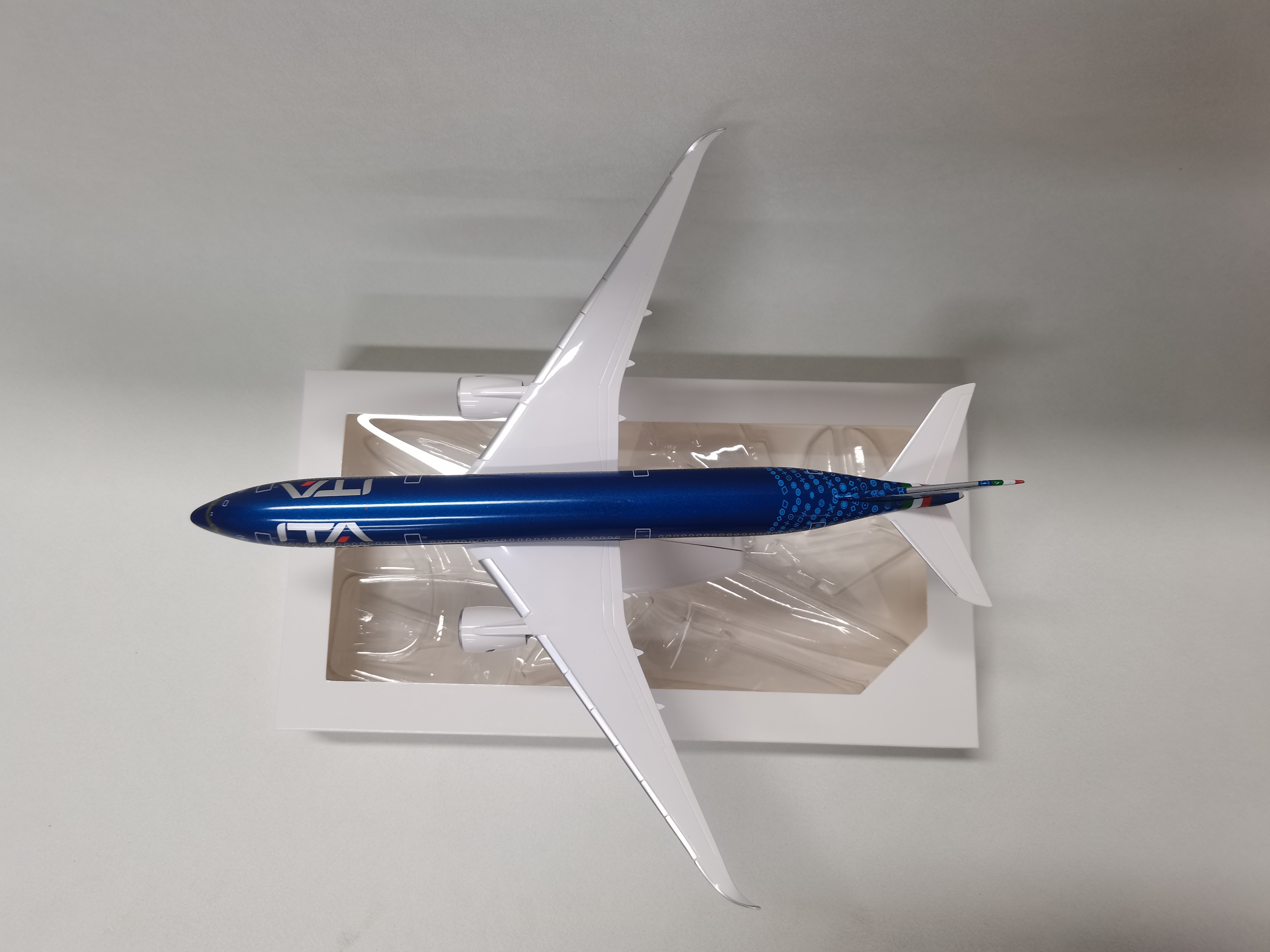 1/200 Scale Airplanes Model A3 - Model Kit Italeri review and price